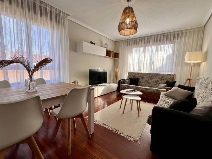 Gîte pour 5 personnes, avec jardin ainsi que piscine et vue sur l’océan à Suances - 2