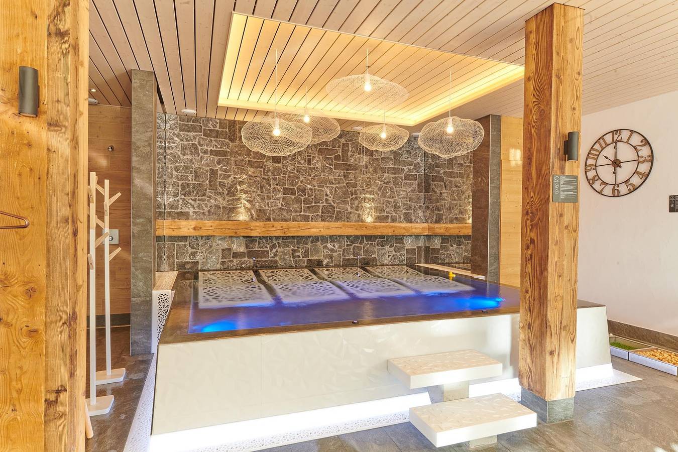 Boutique Hotel Beau-Séjour & Spa - Cosy Single Room in Champéry, Portes du Soleil