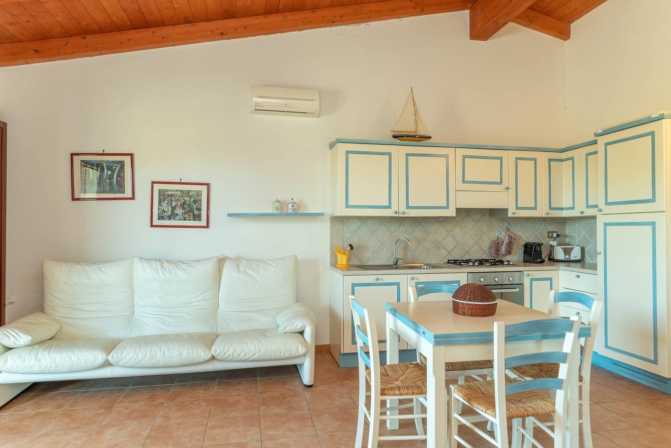 Villa Diomede avec Wi-Fi, jardin et terrasse, animaux de compagnie admis. in Lu Caloni, Santa Teresa Gallura