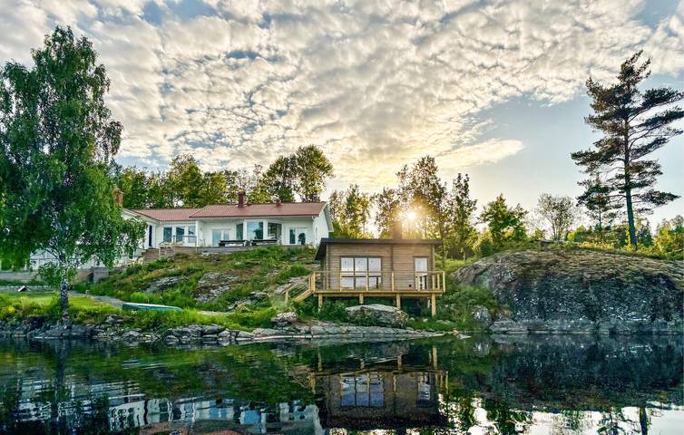 Luxus-Ferienhaus für 14 Personen, mit Terrasse und Garten sowie Sauna
