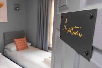 Apartment for 14 People in Chester, Cheshire, Photo 4