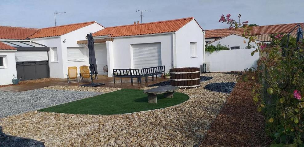 Location de vacances pour 8 personnes, avec terrasse à Le Fenouiller - 2