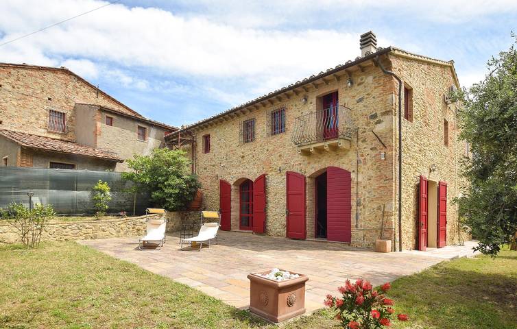 Accogliente appartamento con una camera da letto, piscina, terrazza e connessione Wi-Fi in Casciana Terme Lari, Colline Pisane