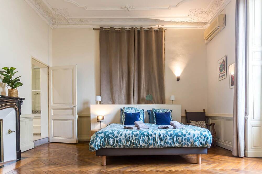 Entire apartment, Chadourne - Accords room in Brive-la-Gaillarde, Brive-la-Gaillarde region