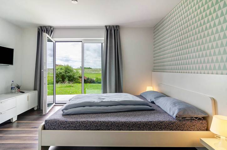 Hel lejlighed, Room 'Doppelzimmer' with Private Terrace, Shared Garden and Wi-Fi in Leibertingen, Region Bodensee-Oberschwaben