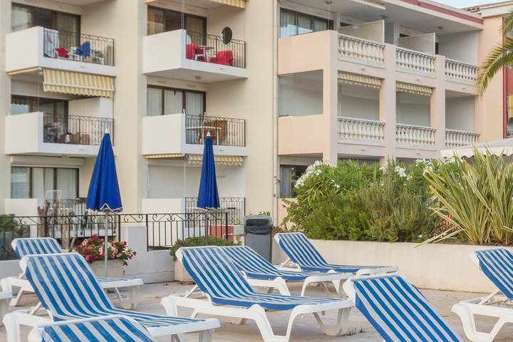 Location de vacances pour 4 personnes, avec Balcon/Terrasse ainsi que Terrasse et Piscine à Villefranche-sur-Mer