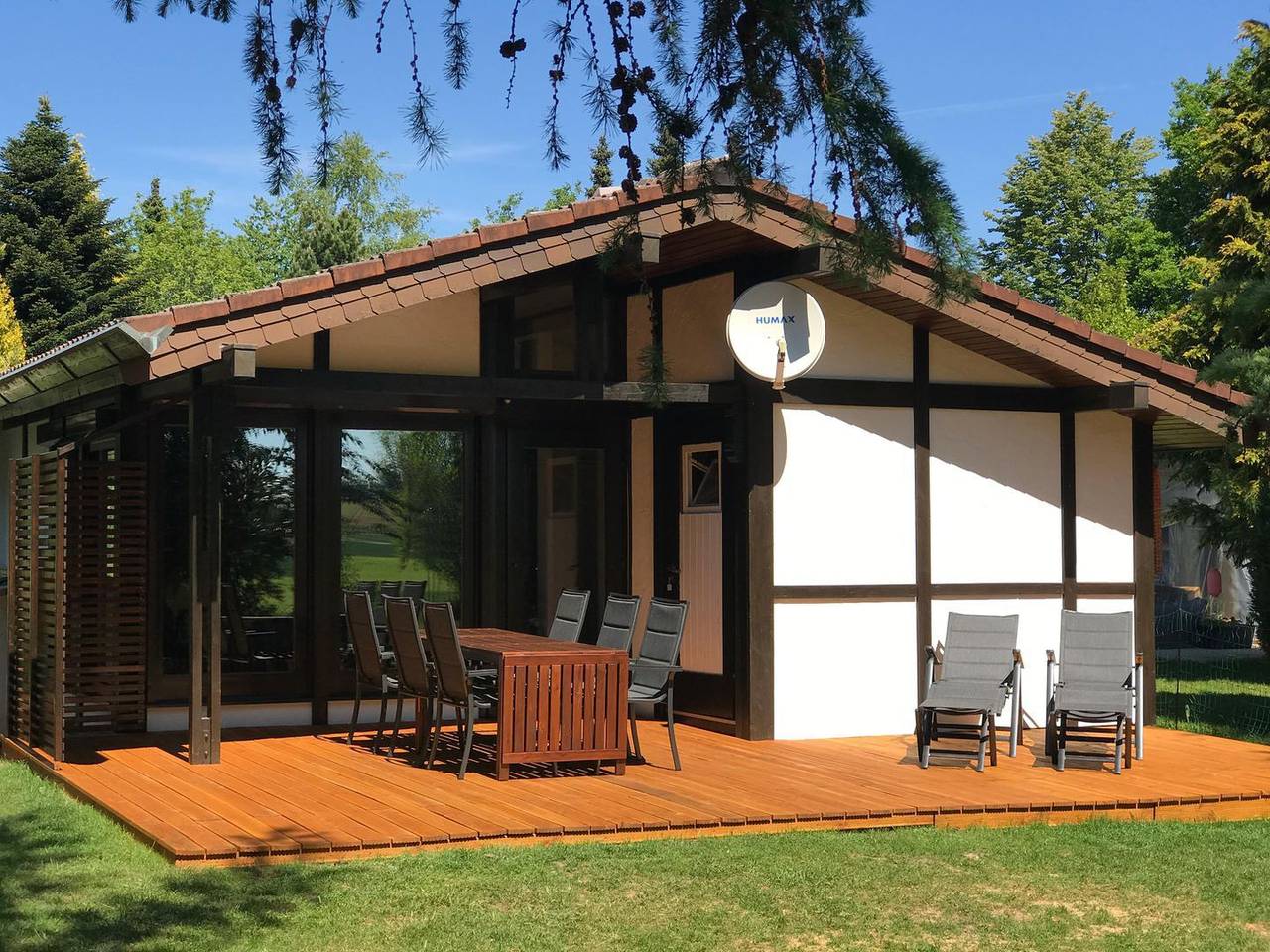 Voll ausgestattetes Ferienhaus "Robinson" Nr.160 im Grünen mit Terrasse. in Waldbrunn, Neckar-Odenwald-Kreis
