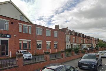 Holiday Rental for 8 People in Middlesbrough, North East England, Photo 3