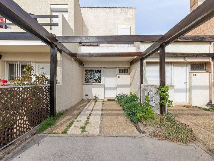 Gîte pour 4 personnes, avec terrasse, animaux acceptés dans Plage de La Roquille