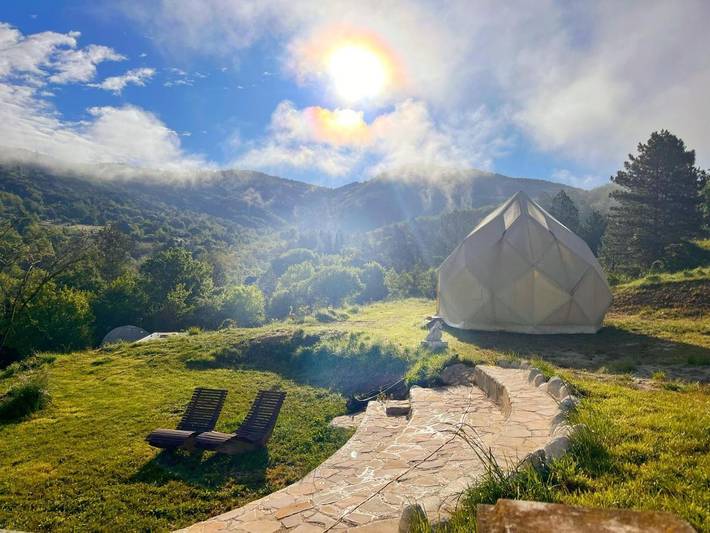 Lodge pour 2 personnes, avec vue et sauna ainsi que terrasse et jardin