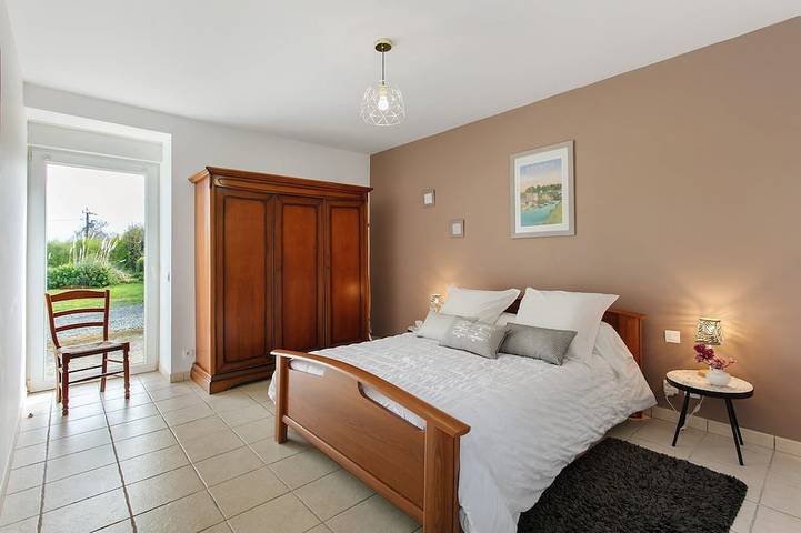 Location de vacances pour 6 personnes, avec terrasse et jardin, animaux acceptés à Ploëzal - 2