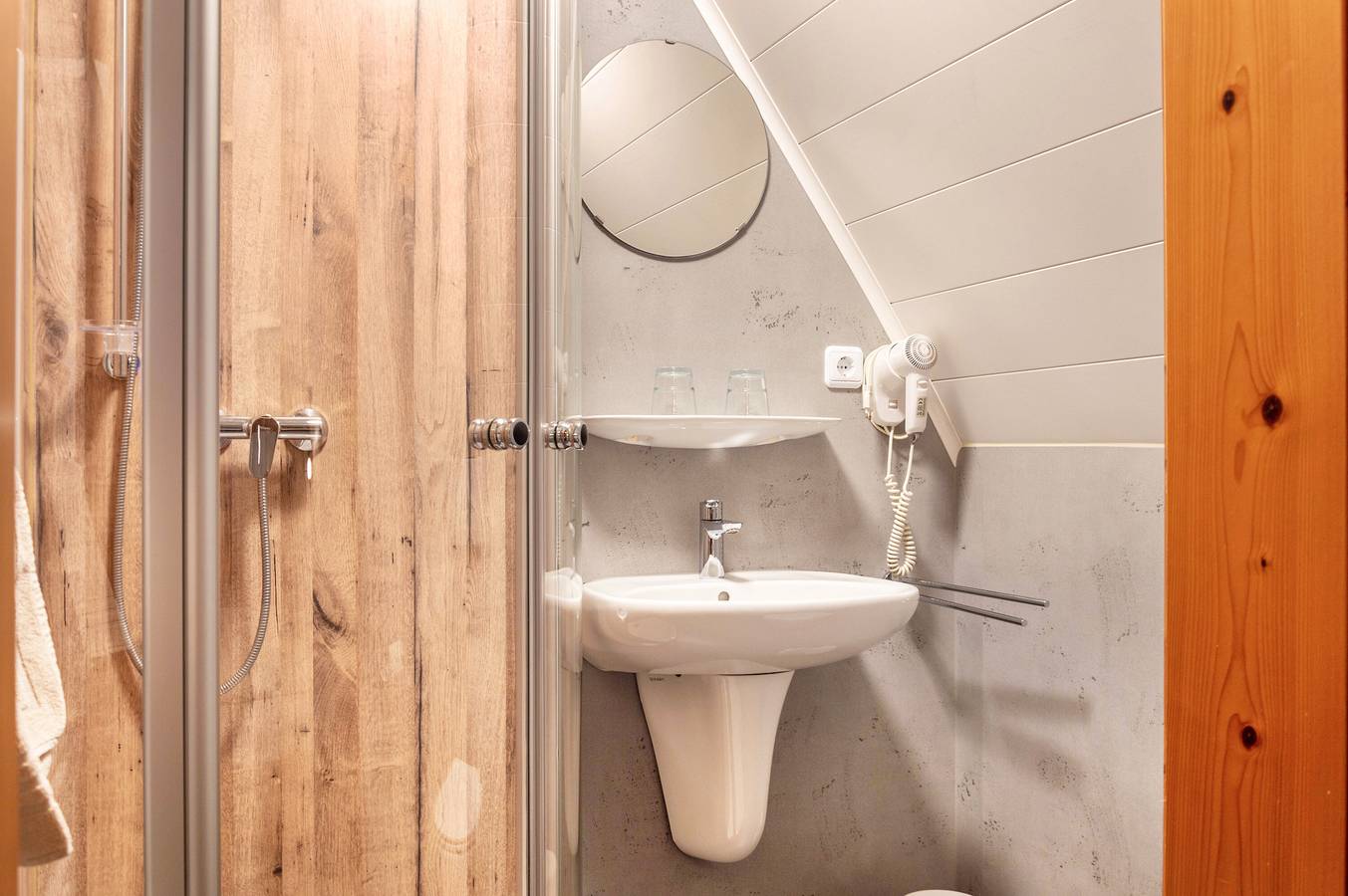 Zimmer 'Gästehaus Lutz - Zimmer 4' mit gemeinsamer Terrasse, gemeinsamem Garten und Wi-Fi in Iphofen, Fränkisches Weinland