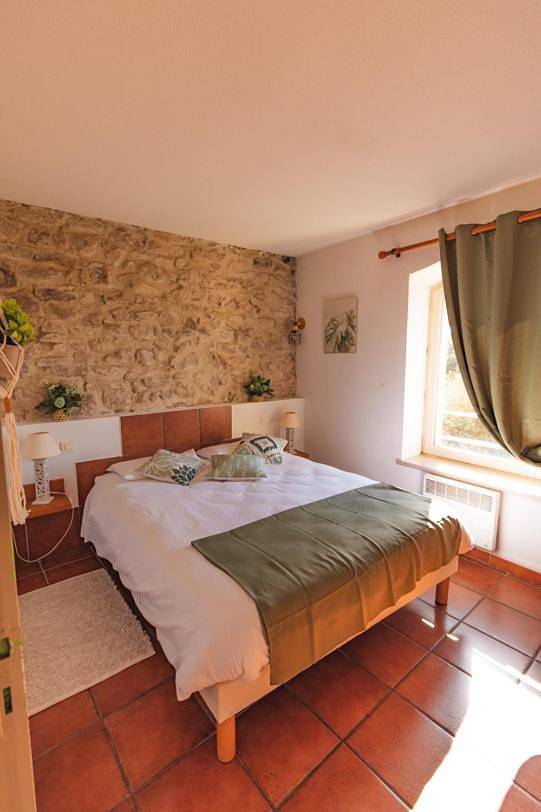 Maison d’hôte pour 3 personnes, avec vue et piscine ainsi que sauna et jardin, animaux acceptés à Narbonne - 2