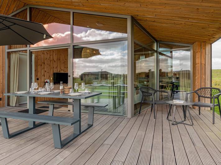 Naturhaus mit Holzinterieur am Wasser in Wissenkerke, Zeeuwse Kust
