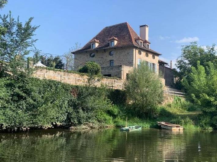 Location de vacances pour 7 personnes, avec Balcon et Terrasse ainsi que Jardin et Vue à Faycelles