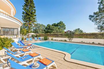 Villa for 8 People in Albufeira, Algarve, Photo 1
