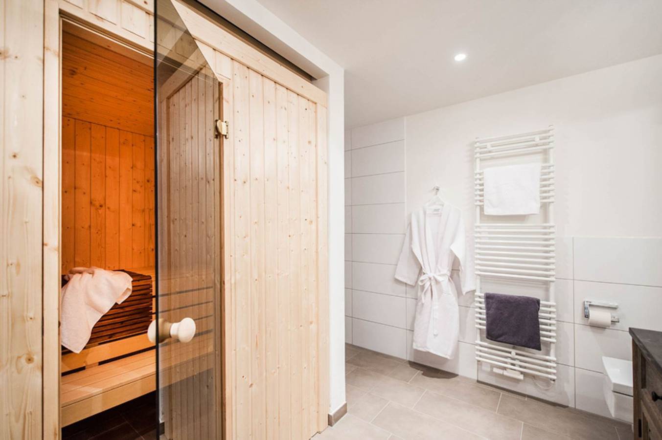 Ganze Wohnung, Weisse Villa - Apartment für bis zu 4 Personen am Hafen von Büsum in Hafen Büsum, Büsum