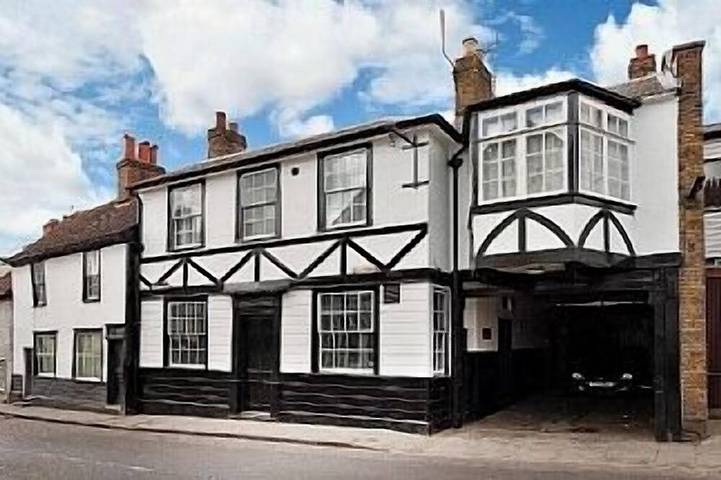 Holiday rental for 12 people, with garden and hot tub in Essex
