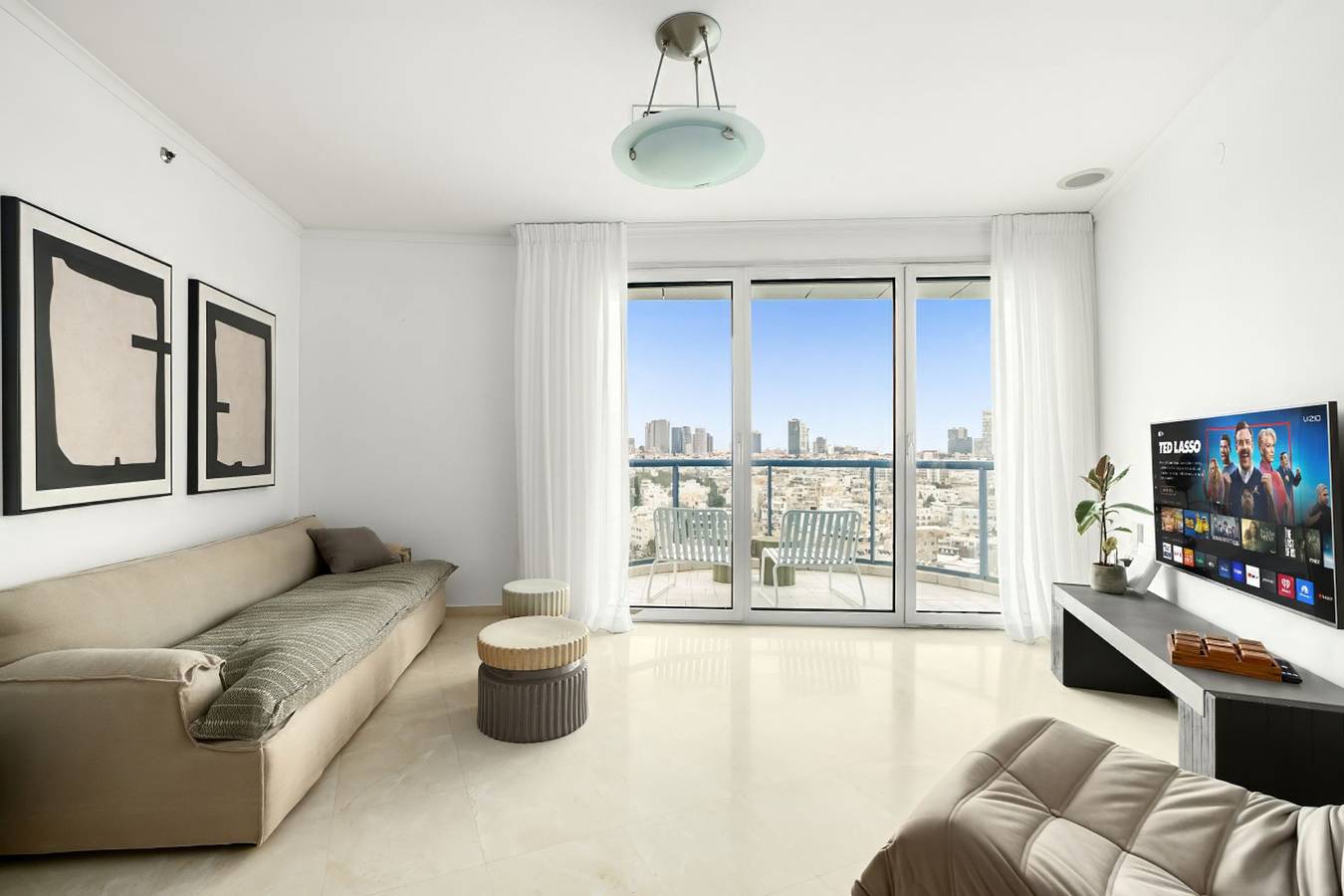 Ganze Wohnung, Beachfront Property with Balcony in Tel Aviv, Bezirk Tel Aviv