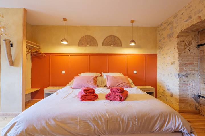 Guest Room “La Terre d’à Côté” with Shared Terrace and Wi-Fi in Saint-Remèze, Privas (arrondissement)