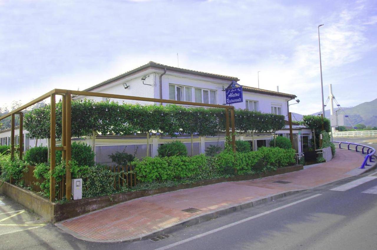 Budget Triple Room in Cabezón de la Sal, Costa de Cantabria