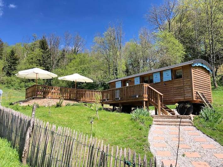 Location de vacances pour 2 personnes, avec jardin et balcon dans Vennes