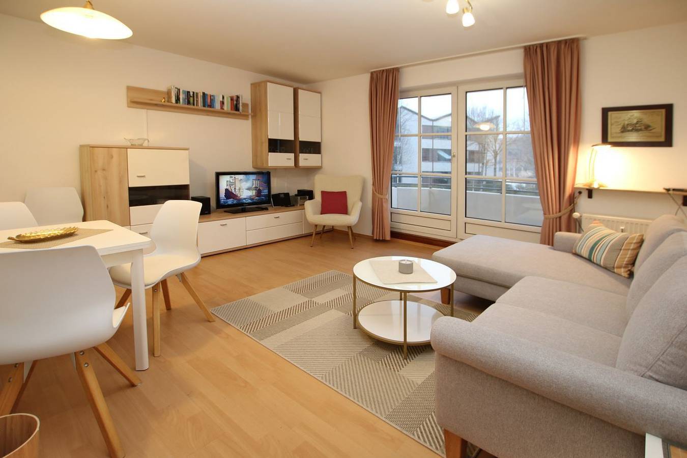 Ganze Wohnung, Ferienwohnung mit 2-Zimmern mit ca. 45m² und Balkon in Wyk auf Föhr (Stadt), Wyk auf Föhr