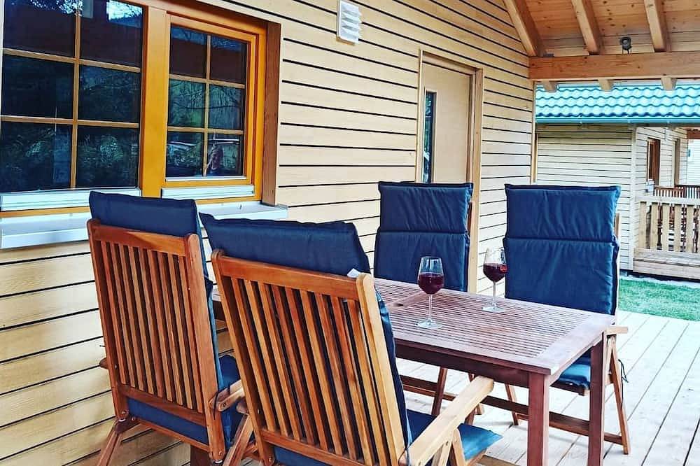 Blockhütte, 60 qm, 2 Schlafzimmer, Holzterrasse mit Garten, max. 4 Personen in Mitteltal, Baiersbronn