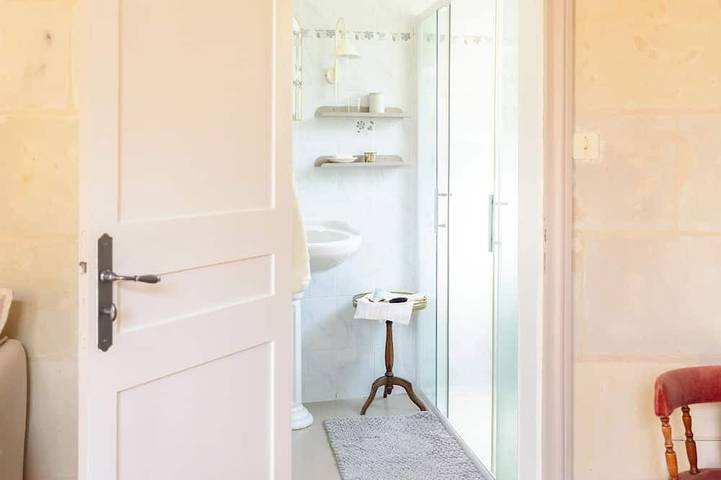 Location de vacances pour 2 personnes, avec jardin à Gennes - 4