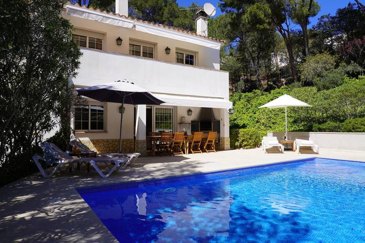 Villa voor 8 personen, with Balkon and Terras as well as Tuin and Uitzicht in Palafrugell