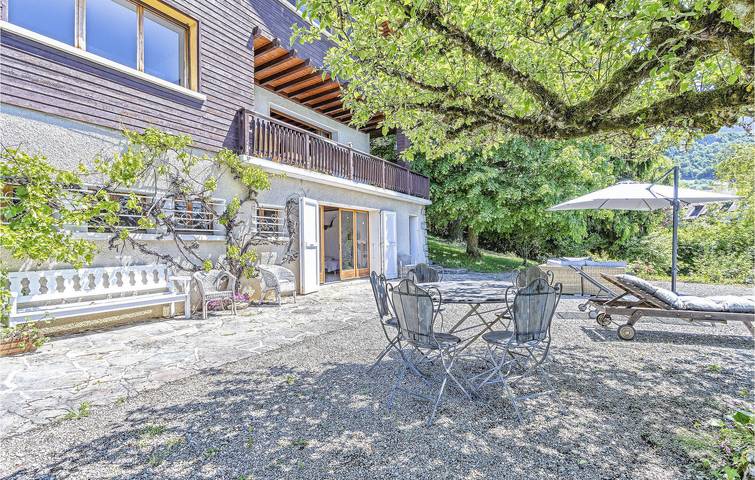 Location de vacances pour 12 personnes, avec terrasse et vue sur le lac dans Talloires-Montmin - 4