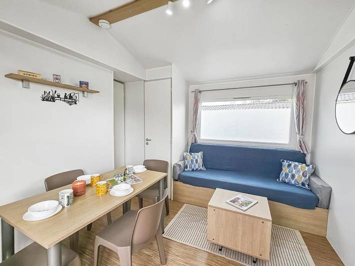 Location de vacances pour 6 personnes, avec piscine et jardin ainsi que jacuzzi et bassin pour enfant, animaux acceptés à Litteau