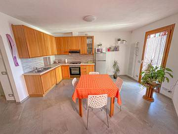 Gîte pour 4 personnes, avec terrasse ainsi que vue et vue sur le lac, animaux acceptés dans Carlazzo
