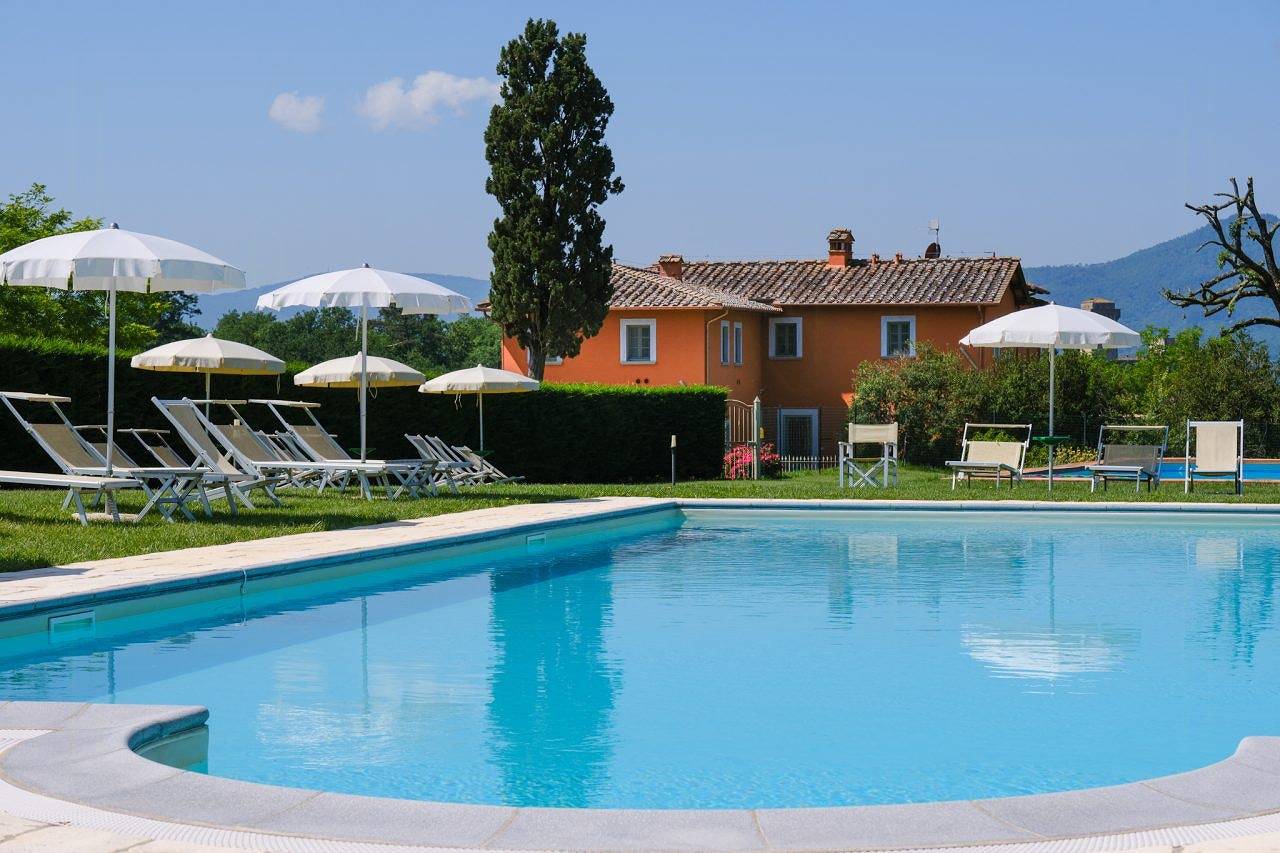 Appartement entier, Tour sur trois niveaux avec piscine in Reggello, Valdarno