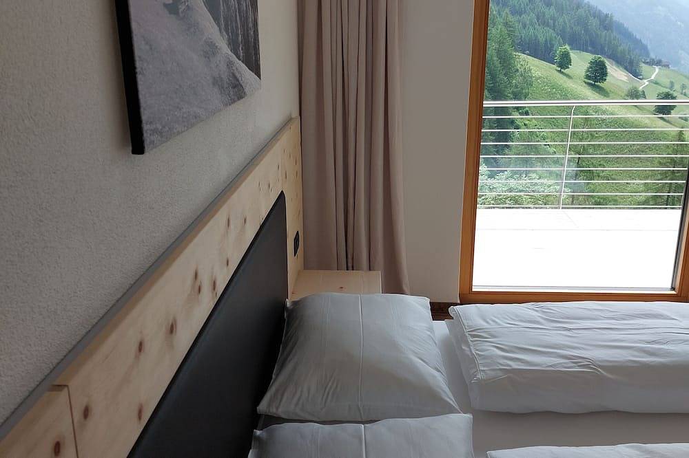 Neueröffnung Juni 2022 - Chalet Baumhaus mit privaten Whirlpool in Pfunders, Vintl