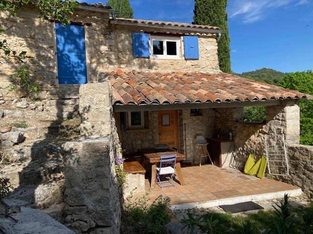 Maison de vacances pour 3 personnes, avec Terrasse ainsi que Jardin et Vue à Reilhanette