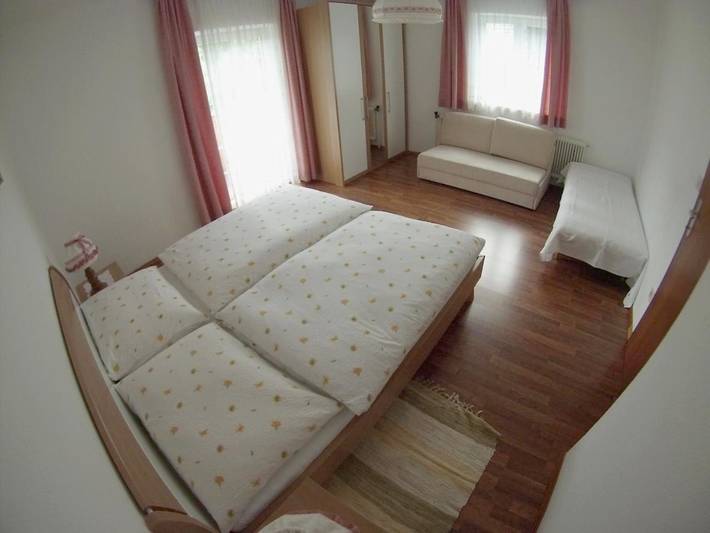 Ganze Wohnung, Two-Bedroom Apartment with Balcony and Terrace in Hintersee (Salzburger Land), Bezirk Salzburg-Umgebung