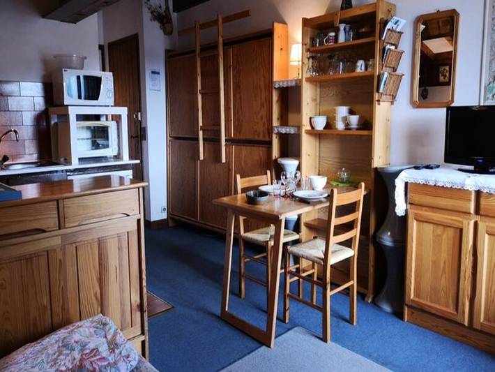 Gîte pour 3 personnes, avec balcon, adapté aux familles dans Office De Tourisme De Notre Dame De Bellecombe
