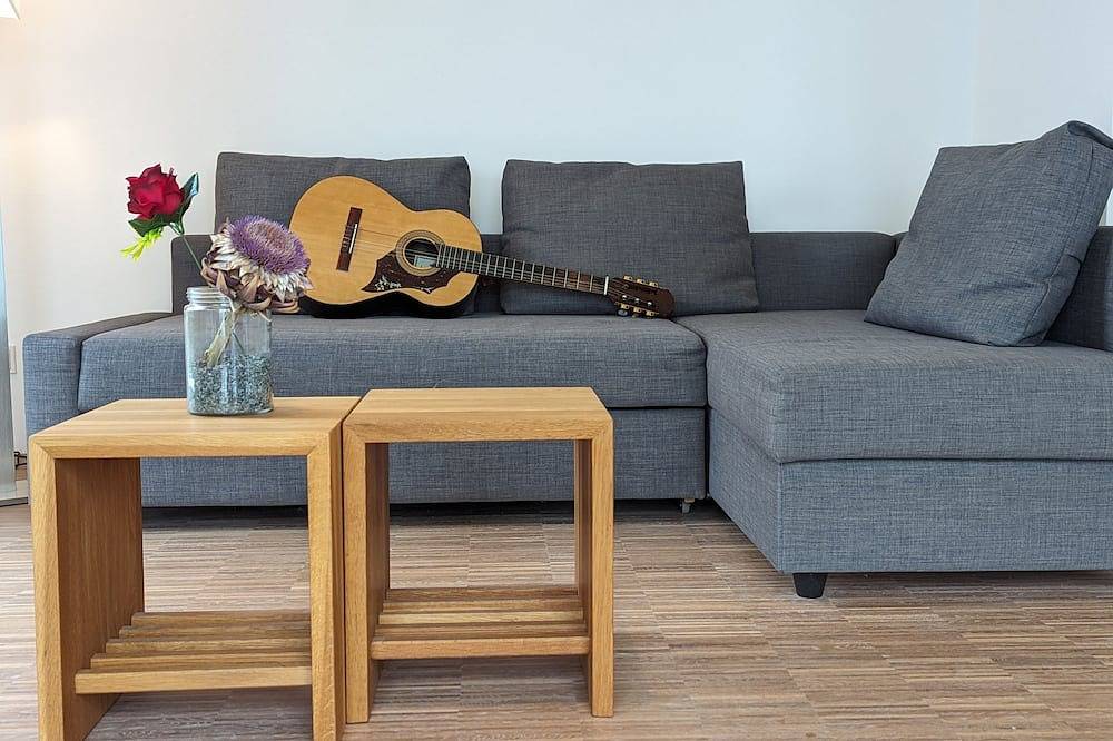 Ganze Wohnung, Penthouseferienwohnung mit Taunusblick in Usingen, Hochtaunuskreis