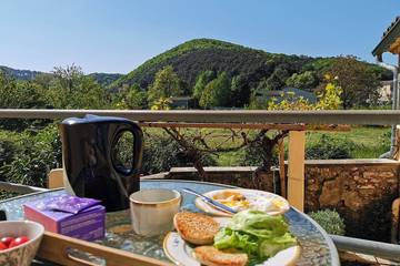Gîte pour 6 personnes, avec jardin et terrasse à Cendras