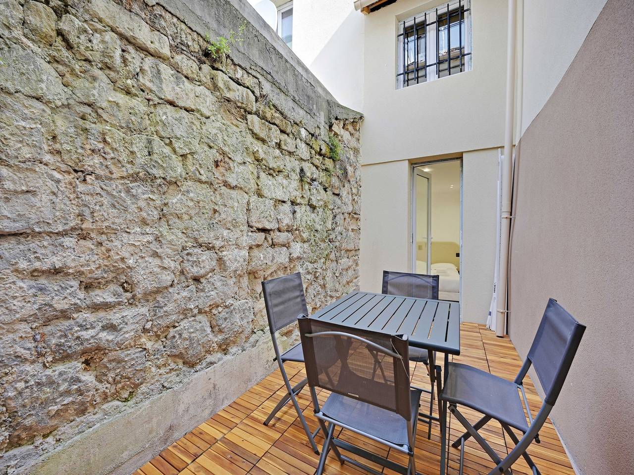 Ganze Wohnung, Modern apartment with terrace in Aubervilliers, Seine-Saint-Denis