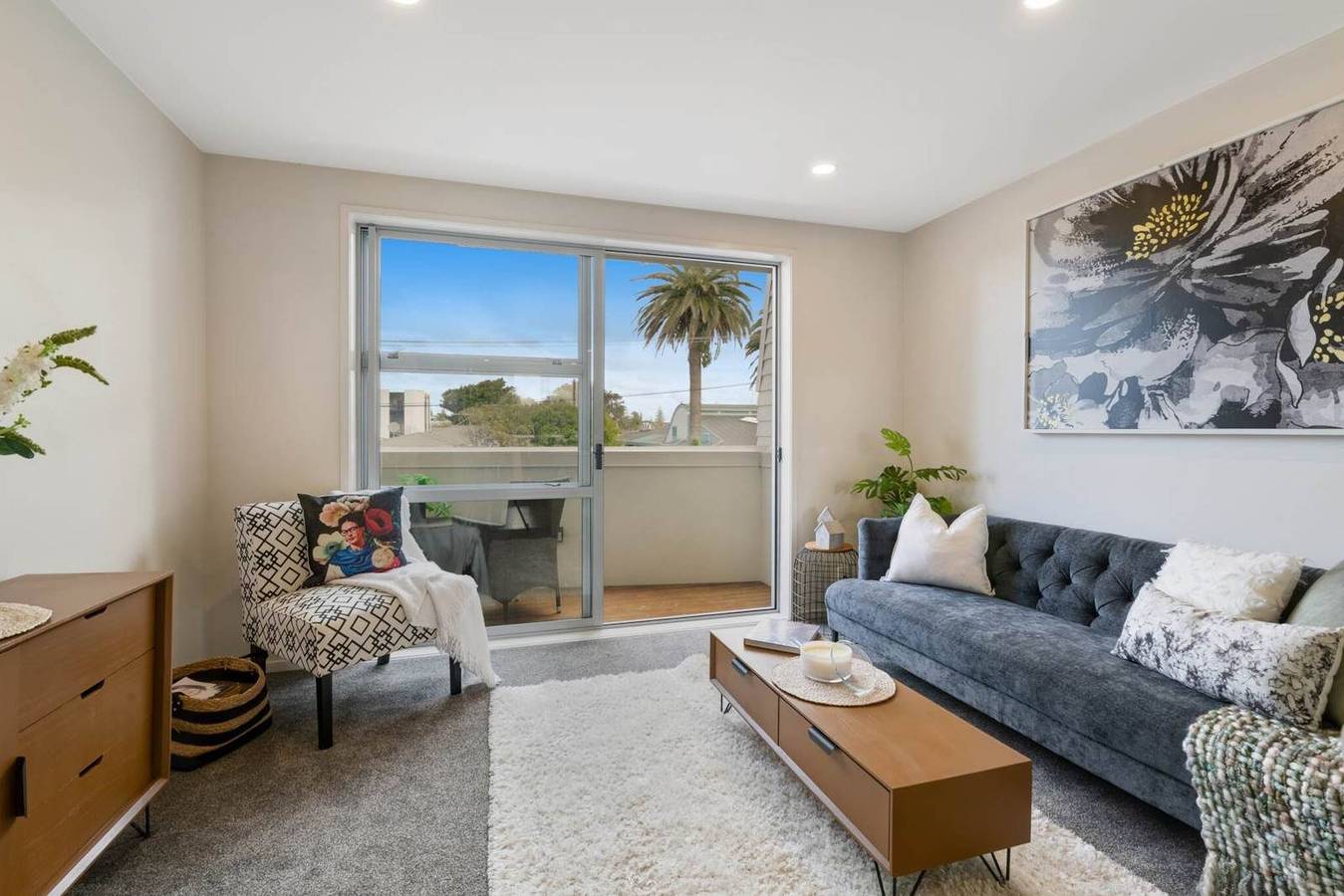 Entire apartment, Right Opposite the Beach! in Auckland Council