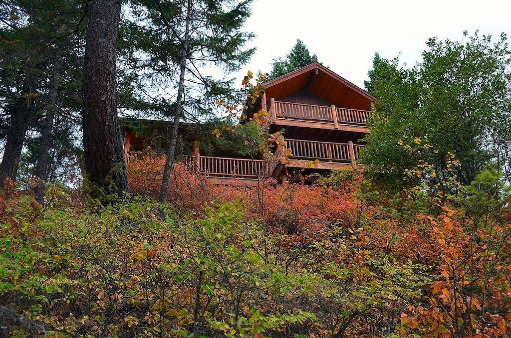 Spektakuläre Aussicht auf den See, einfacher Zugang, neues, modernes Haus mit vielen Annehmlichkeiten in Flathead Nationalwald