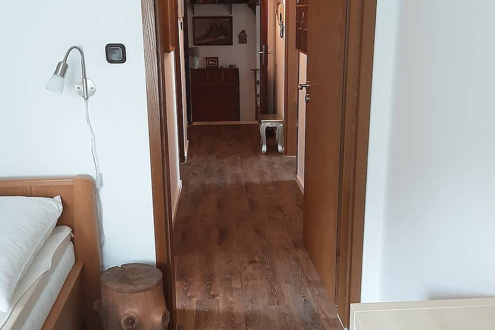 Apartamento entero, Apartment in a quiet location, in the middle of orchards on the outskirts of St.Tönis in Tönisvorst, Lower Rhine