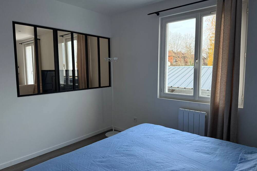 Entire apartment, Le prestige - Charming new T2 with terrace. in Évreux, Évreux region