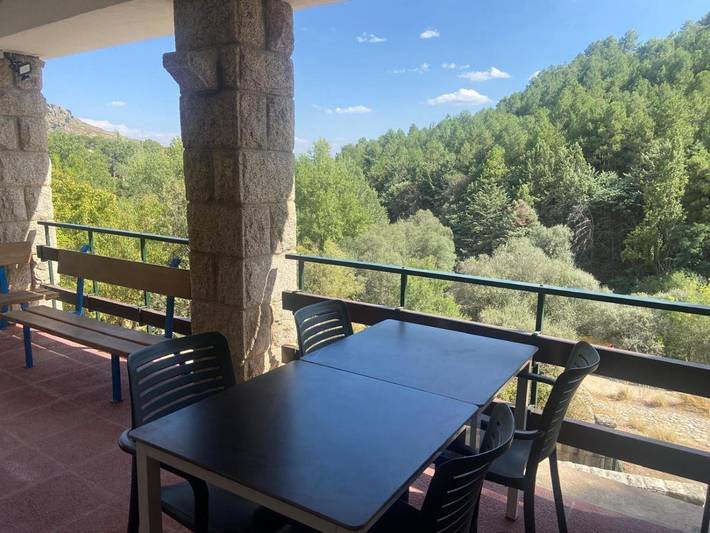 Casa rural para 7 personas, con jardín además de vistas y piscina, Se admiten mascotas en Sierra de Guadarrama - 2
