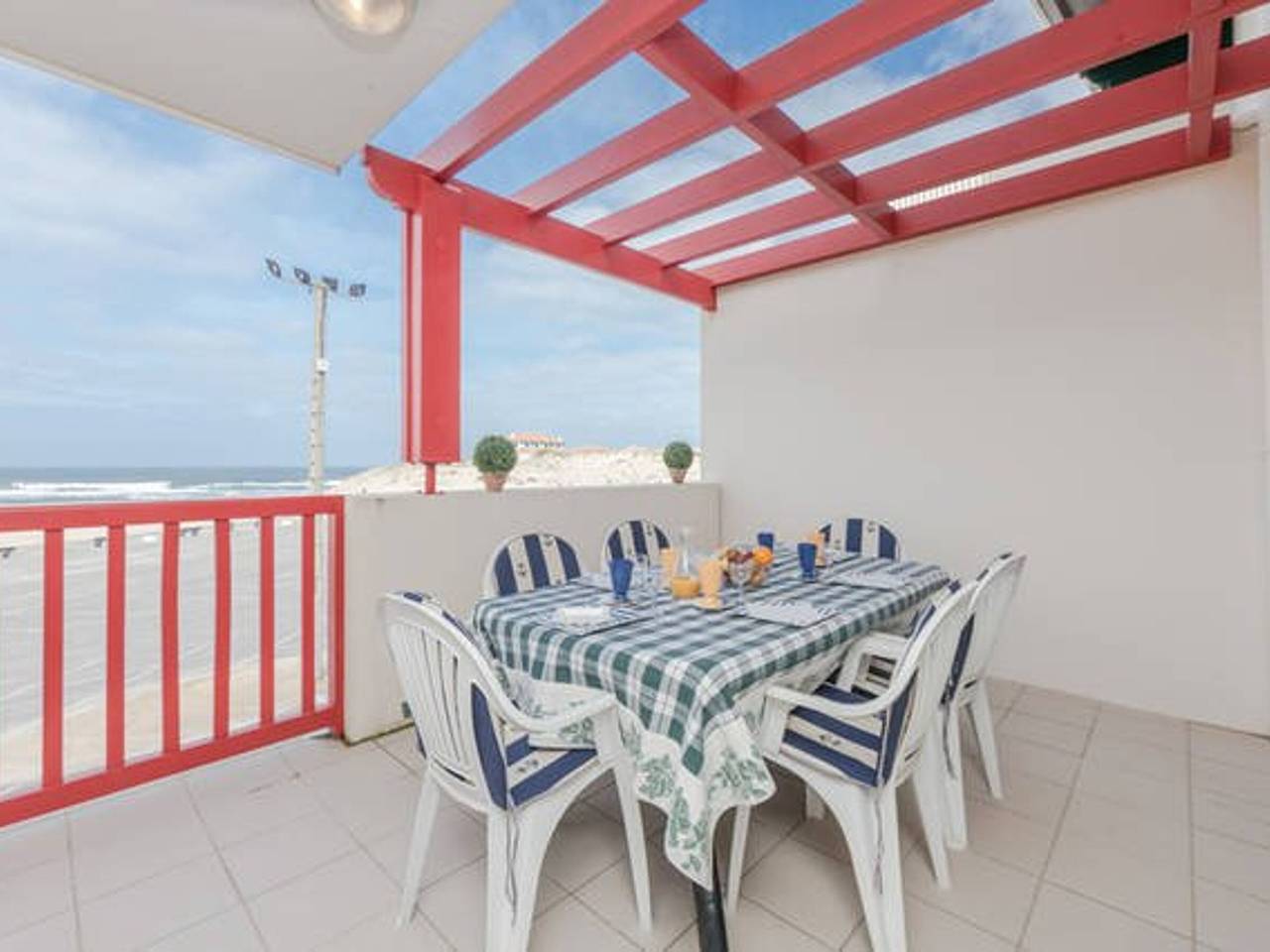 Entire apartment, 2-room apartment in Vieux-Boucau, terrace, pet-friendly, private parking in Vieux-Boucau-les-Bains, Côte d’Argent