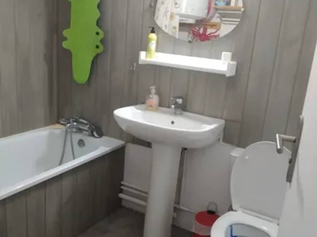 Entire apartment, T2 Apartment - Courseulles Port with Parking in Courseulles-sur-Mer, Caen region