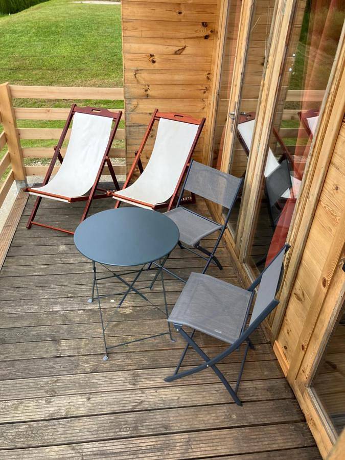 Gîte pour 4 personnes, avec vue ainsi que terrasse et vue sur le lac à Champagney - 3