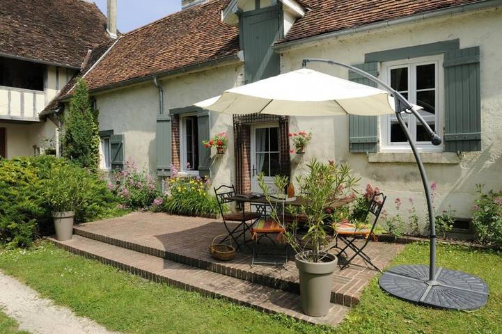 Location de vacances pour 4 personnes, avec jardin et terrasse à Fouchères - 3